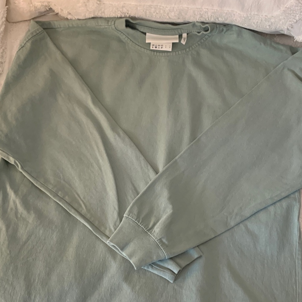 H&M Men's Sage Green Long Sleeve Crewneck Tee